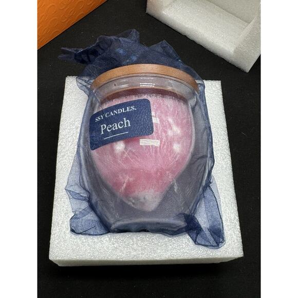 SSY Candles Wood Wick Hand Poured Peach Scented Candle NIB - Picture 2 of 14